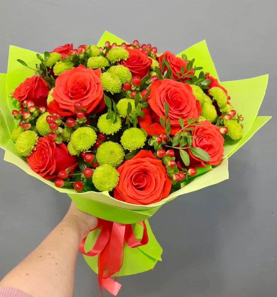 Букет цветов из: Хризантемы и Розы в Масловский