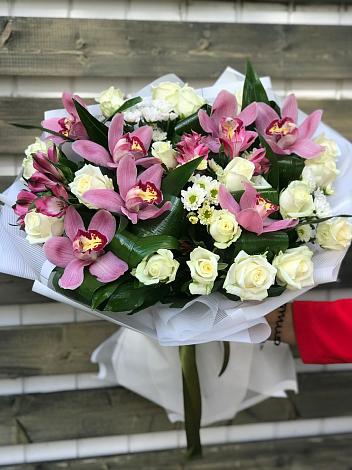 Букет цветов из: Розы и Хризантемы в Масловский