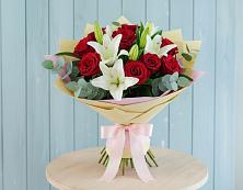 Букет цветов из:  Лилии и Розы в Масловский