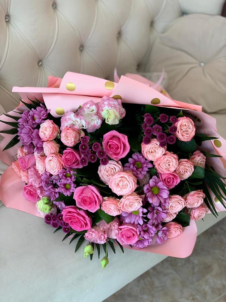 Букет цветов из: Хризантемы, Розы и Лизиантусы в Масловский