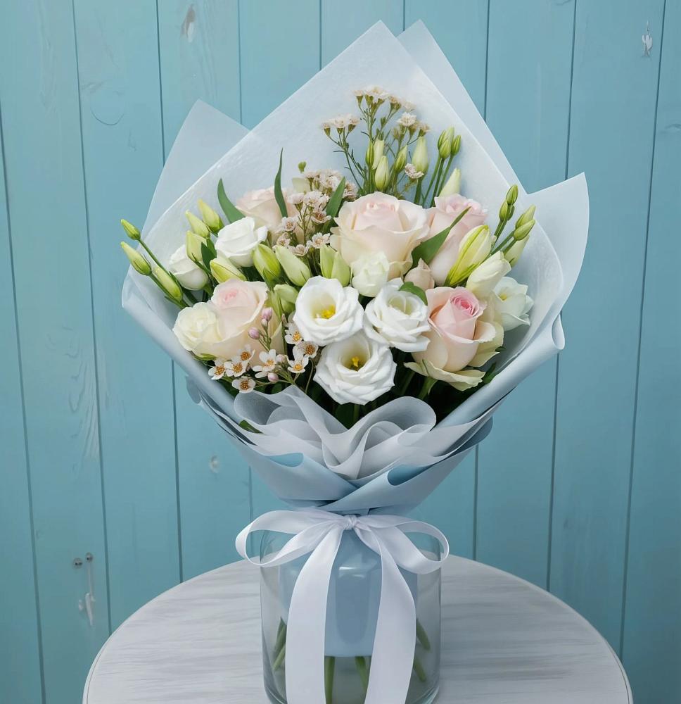 Букет цветов из: Розы и Лизиантусы в Масловский