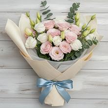 Букет цветов из:  Лизиантусы в Масловский