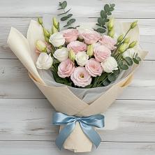 Букет цветов из:  Лизиантусы в Масловский