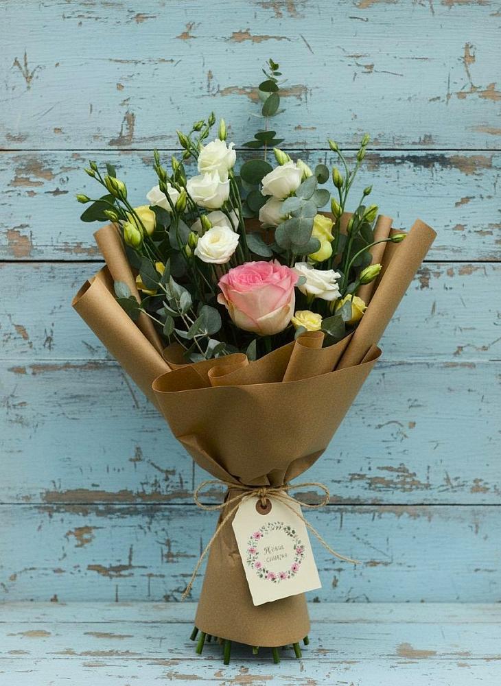 Букет цветов из: Розы и Лизиантусы в Масловский