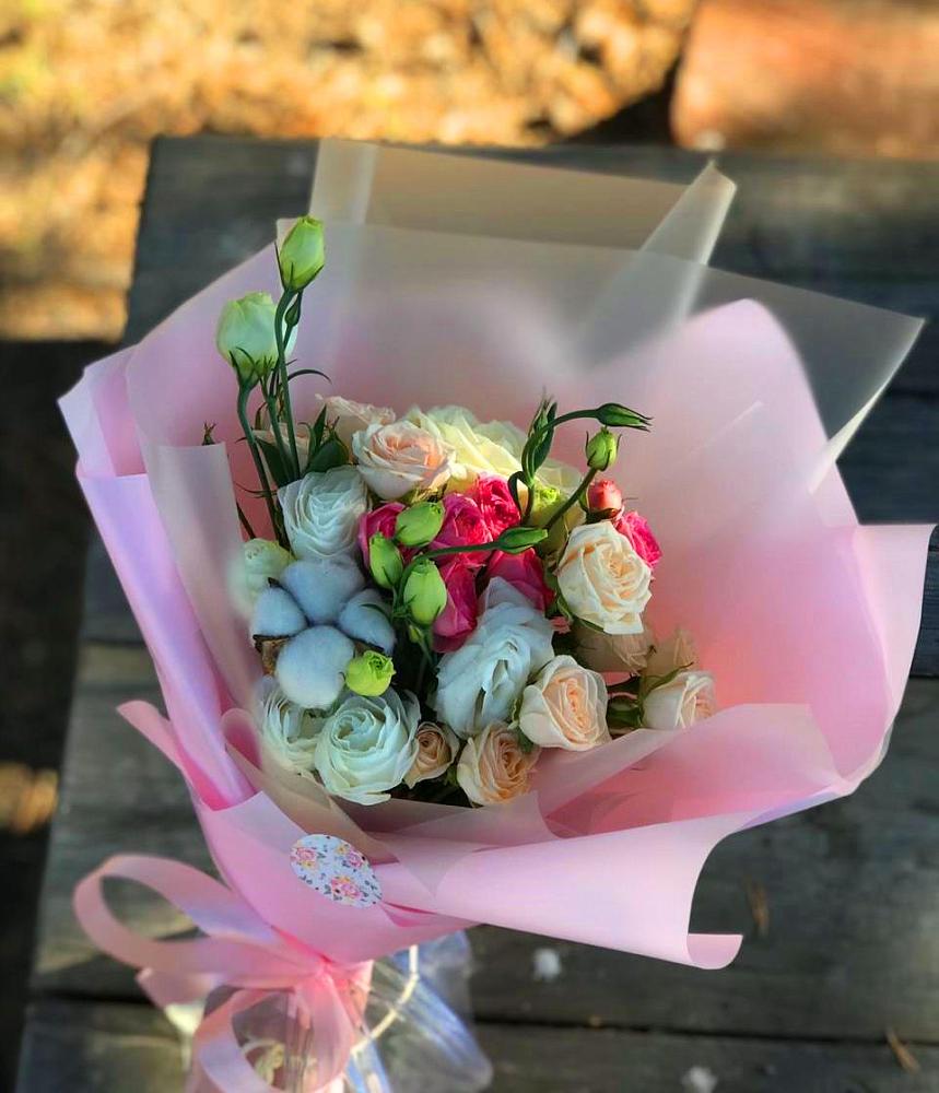 Букет цветов из: Розы и Лизиантусы в Масловский