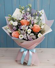 Букет цветов из:  Лизиантусы, Розы, Альстромерии и Гипсофила в Масловский