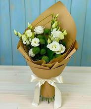 Букет цветов из:  Хризантемы и Лизиантусы в Масловский