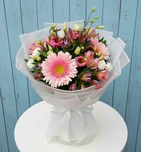 Букет цветов из:  Герберы, Альстромерии и Лизиантусы в Масловский