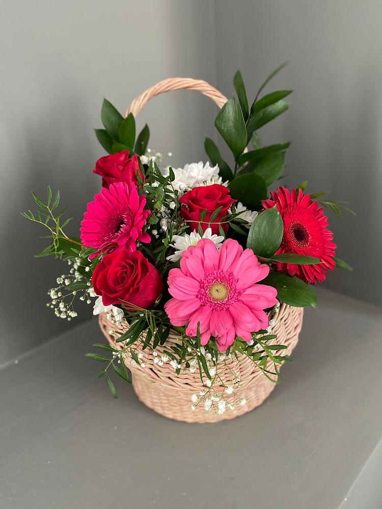 Цветочная композиция из Розы, Хризантемы и Герберы в корзине в Масловский