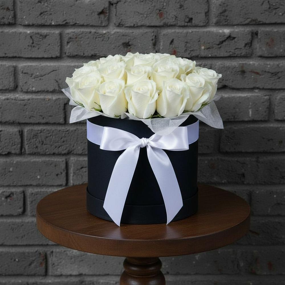 Цветочная композиция из Розы в шляпной коробке в Масловский