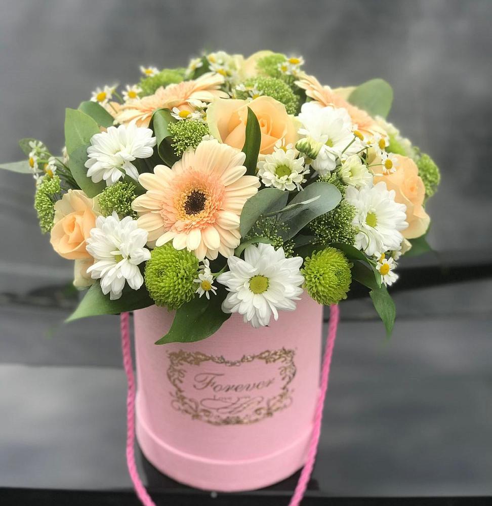 Цветочная композиция из Розы, Герберы и Хризантемы в шляпной коробке в Масловский