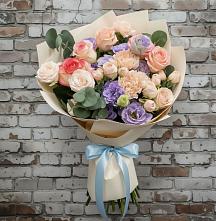 Букет цветов из:  Розы, Лизиантусы и Гвоздики #REPLACE_PRED# Масловский